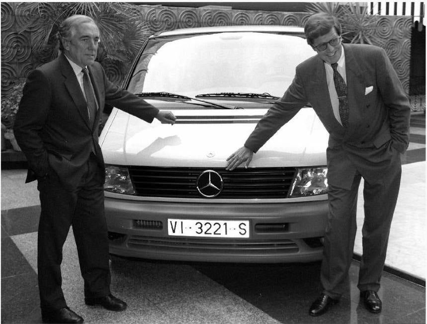 El 16 de octubre de 1995 fue la puesta de largo de la nueva furgoneta Vito. El entonces presidente de Mercedes Benz en España, Carlos Espinosa de los Monteros, y el director internacional de vehículos industriales de la multinacional, Bernd Gottschalk, presentaban la Vito en Madrid, con la que la factoría alavesa aspiraba a convertirse en el primer expotador de Euskadi. La declaración de intenciones se ha cumplido.