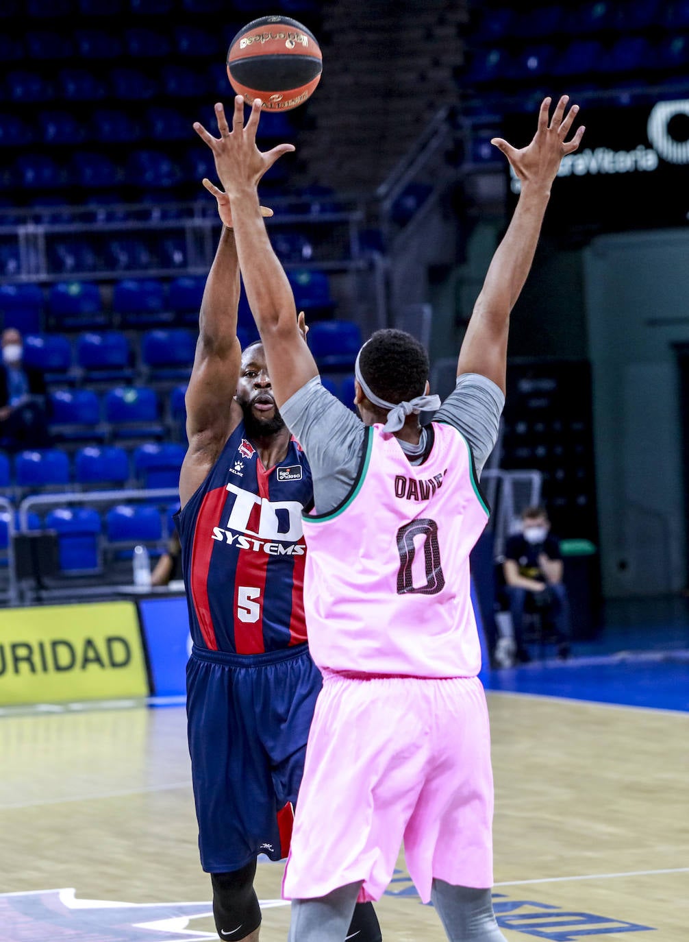 Las fotos del Baskonia - Barcelona. 