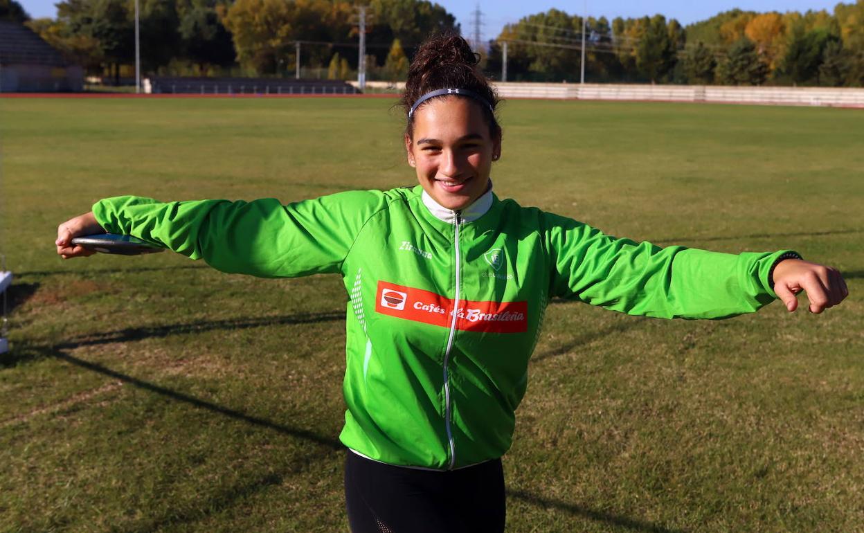 Mencía Alegre, del club La Blanca, se impone en el campeonato de España sub'18 de lanzamiento de disco