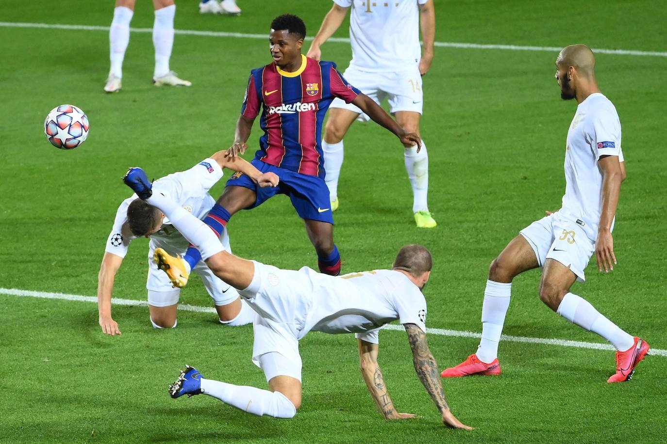 Fotos: Las mejores imágenes del Barcelona-Ferencvaros