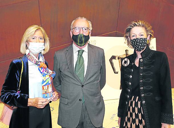 Mercedes Beraza, Ignacio Sáenz de Gorbea y María Hurtado de Saracho. 