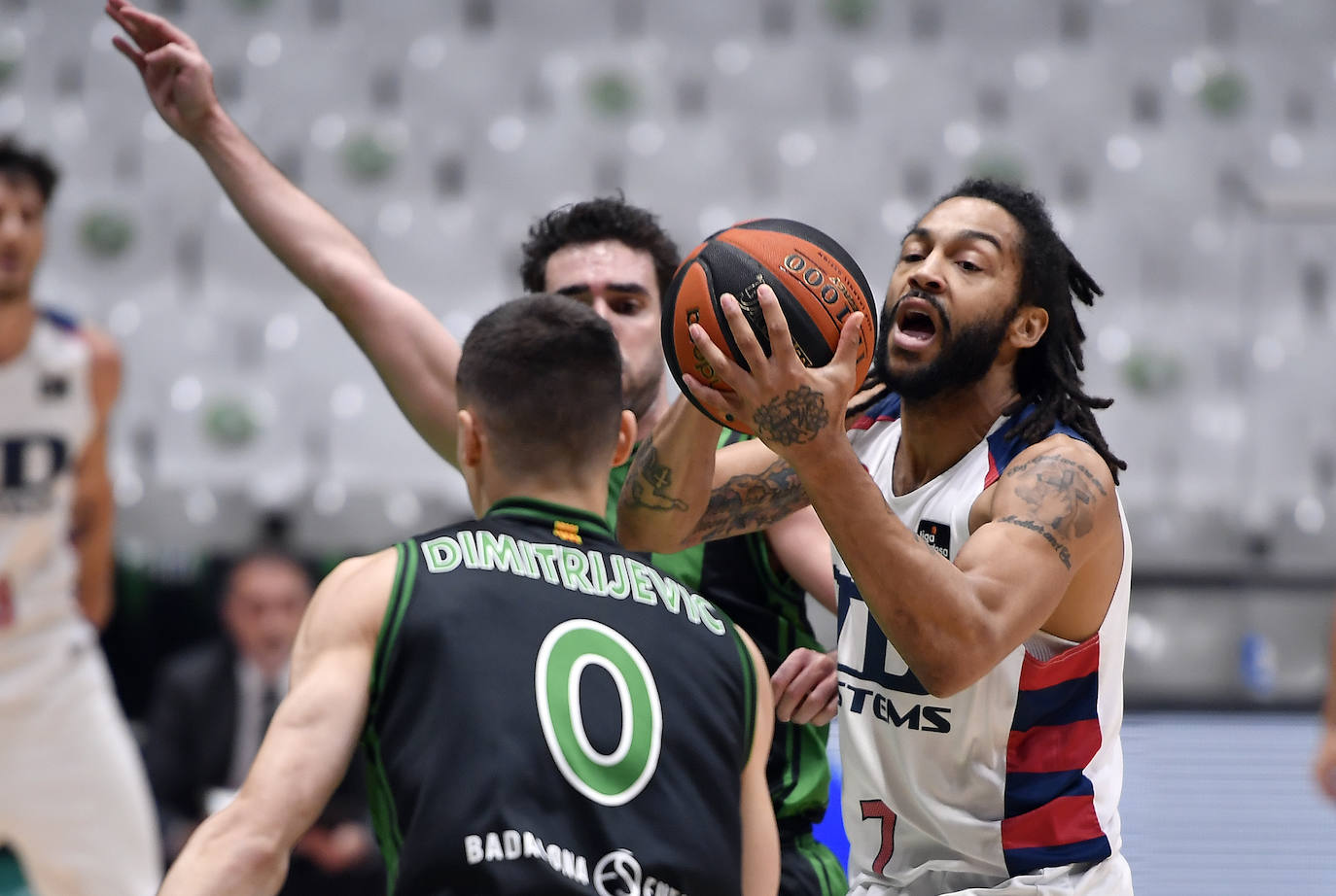 Fotos: El Joventut-Baskonia, en imágenes