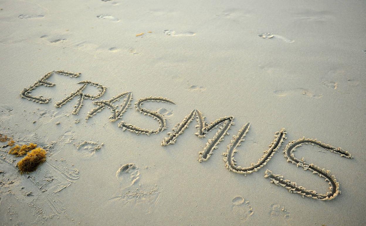 Los universitarios alaveses podrán optar a las becas Erasmus de la Fundación Vital.