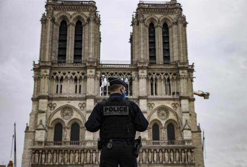 A las tres de la tarde, las campanas de todas las iglesias, basílicas y catedrales de Francia han doblado en homenaje a las víctimas