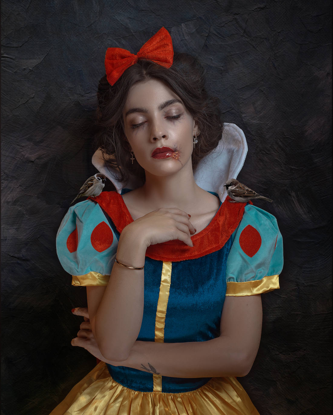 Fotos: Dos looks terroríficos de una estilista vizcaína para Halloween ¡Paso a paso!