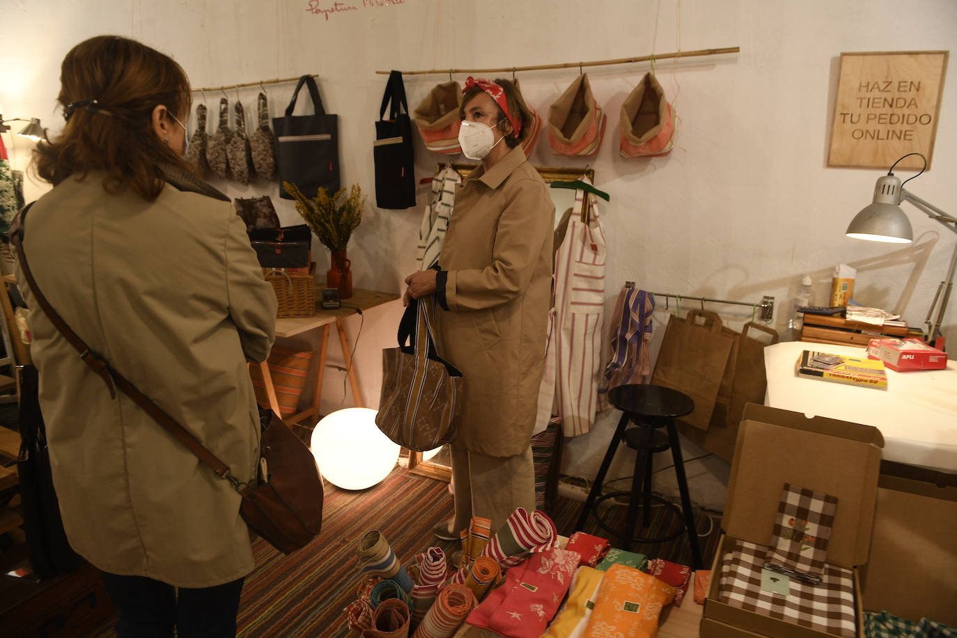 Fotos: Siete mujeres abren una tienda efímera en pleno Gran Vía de Bilbao