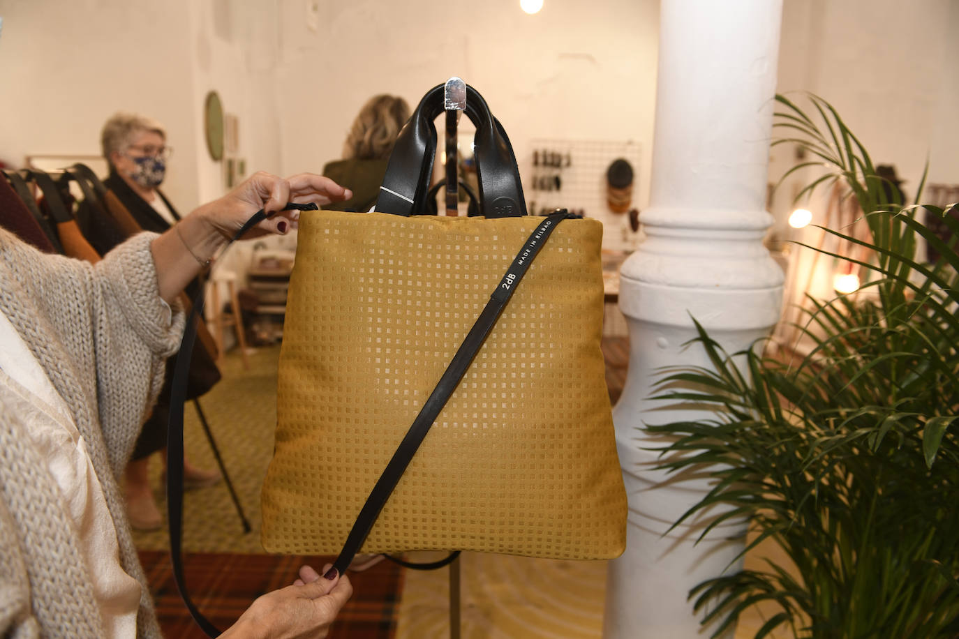 Fotos: Siete mujeres abren una tienda efímera en pleno Gran Vía de Bilbao