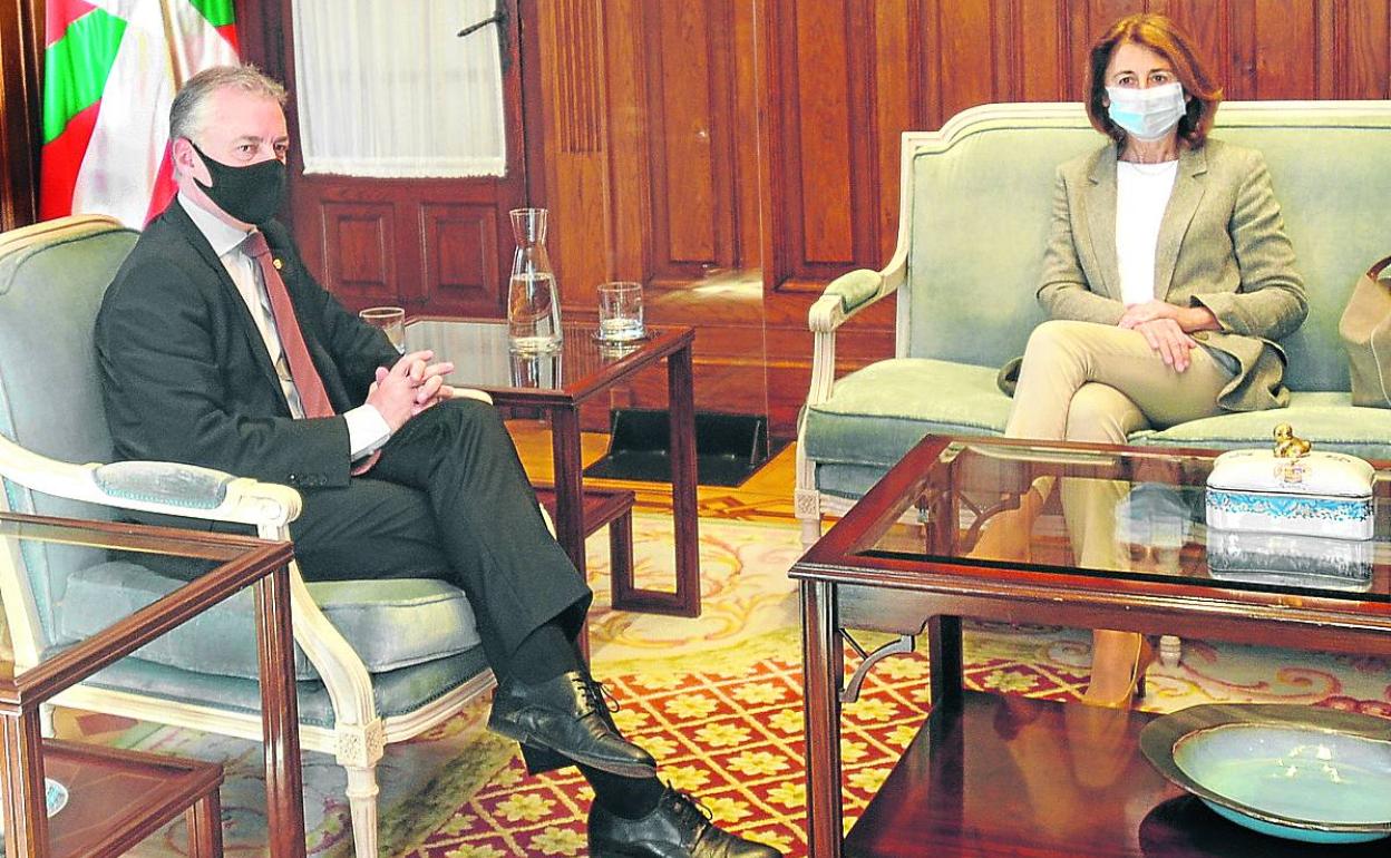 El lehendakari se reúne con la fiscal superior