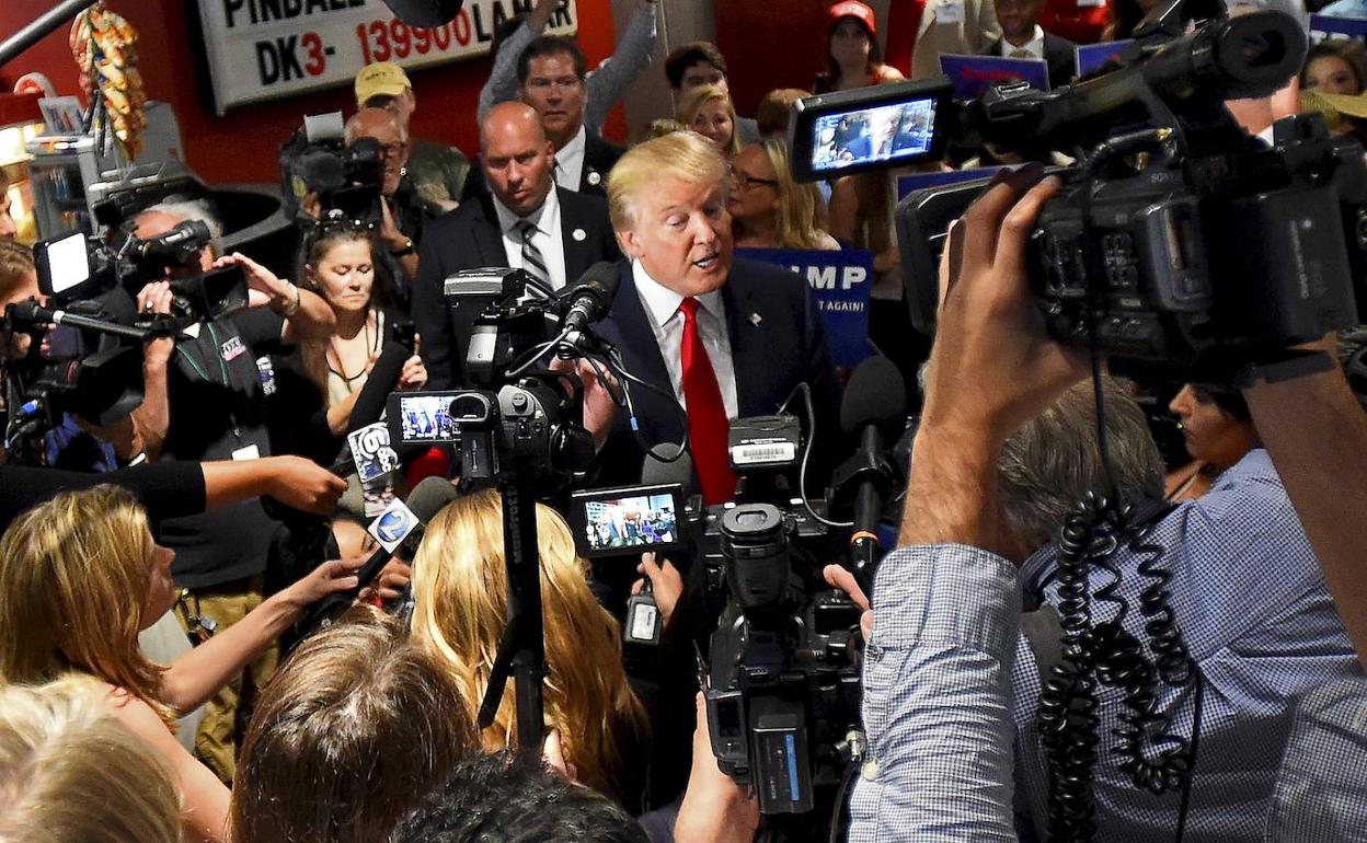 Las televisiones de EE UU cortan y desmienten a Trump, incluida Fox News