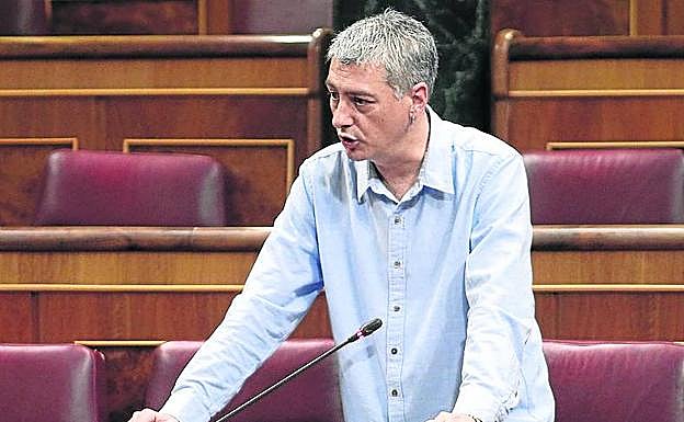 Matute, diputado por Bizkaia, durante una sesión del Congreso. E
