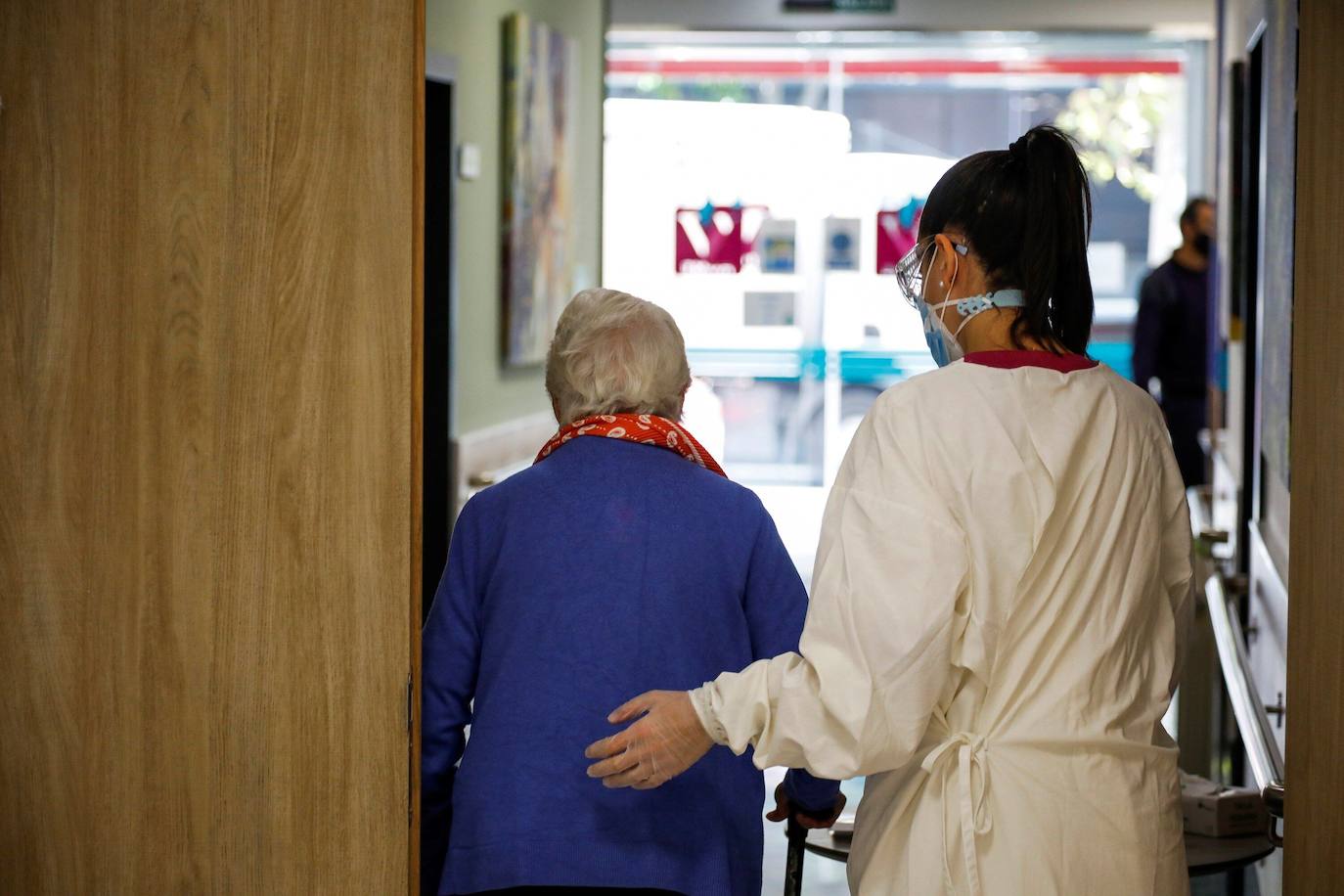Las estancias temporales en residencias en zona roja se tramitarán «de inmediato»