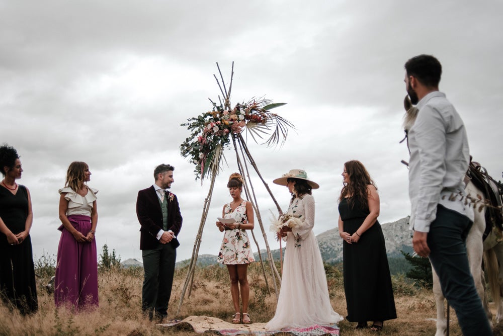 Fotos: La boda alternativa de Ismael (de «El conquistador del fin del mundo») e Iraia en el Valle de Arratia