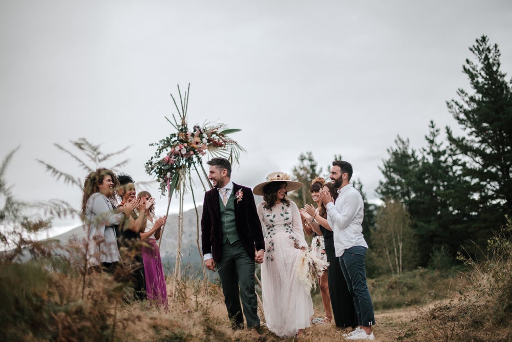 Fotos: La boda alternativa de Ismael (de «El conquistador del fin del mundo») e Iraia en el Valle de Arratia