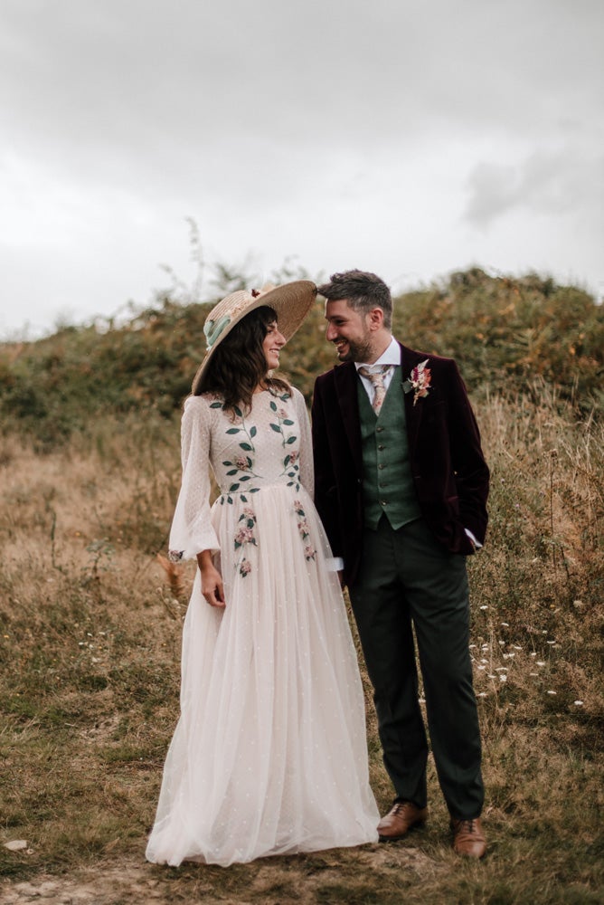 Fotos: La boda alternativa de Ismael (de «El conquistador del fin del mundo») e Iraia en el Valle de Arratia