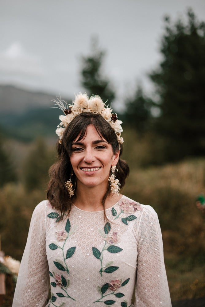 Fotos: La boda alternativa de Ismael (de «El conquistador del fin del mundo») e Iraia en el Valle de Arratia