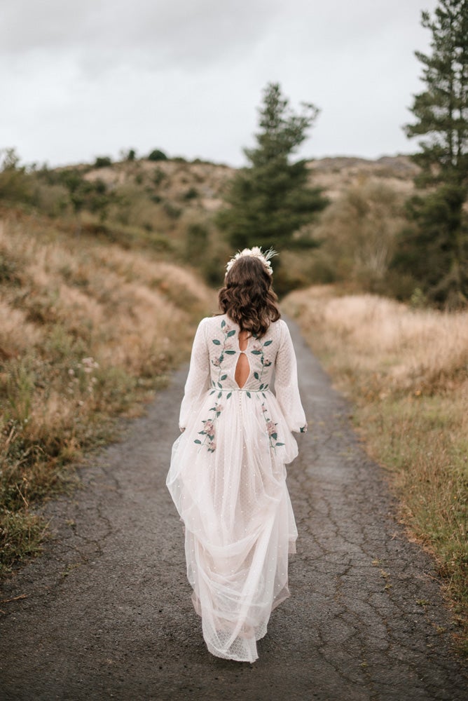 Fotos: La boda alternativa de Ismael (de «El conquistador del fin del mundo») e Iraia en el Valle de Arratia