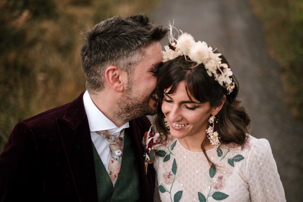 Fotos: La boda alternativa de Ismael (de «El conquistador del fin del mundo») e Iraia en el Valle de Arratia