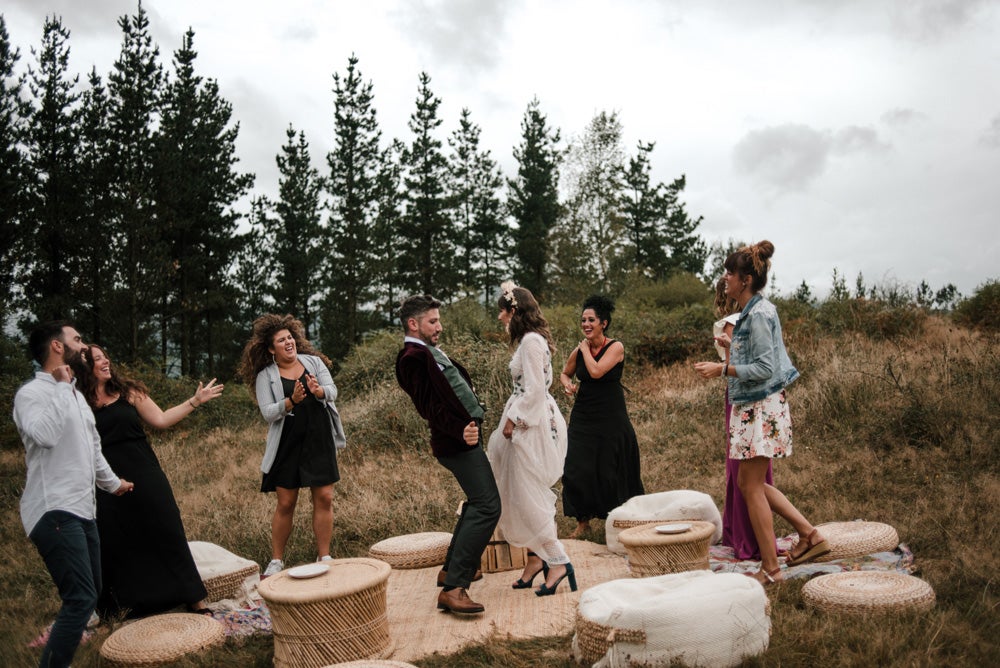 Fotos: La boda alternativa de Ismael (de «El conquistador del fin del mundo») e Iraia en el Valle de Arratia