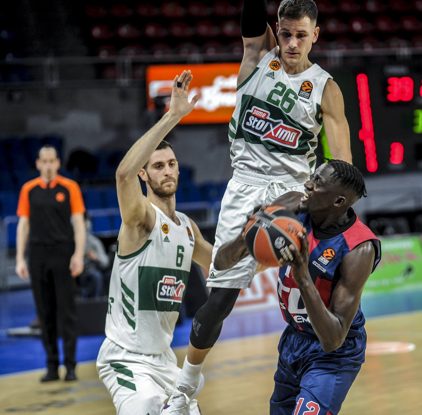 Fotos: El Baskonia-Panathinaikos, en imágenes