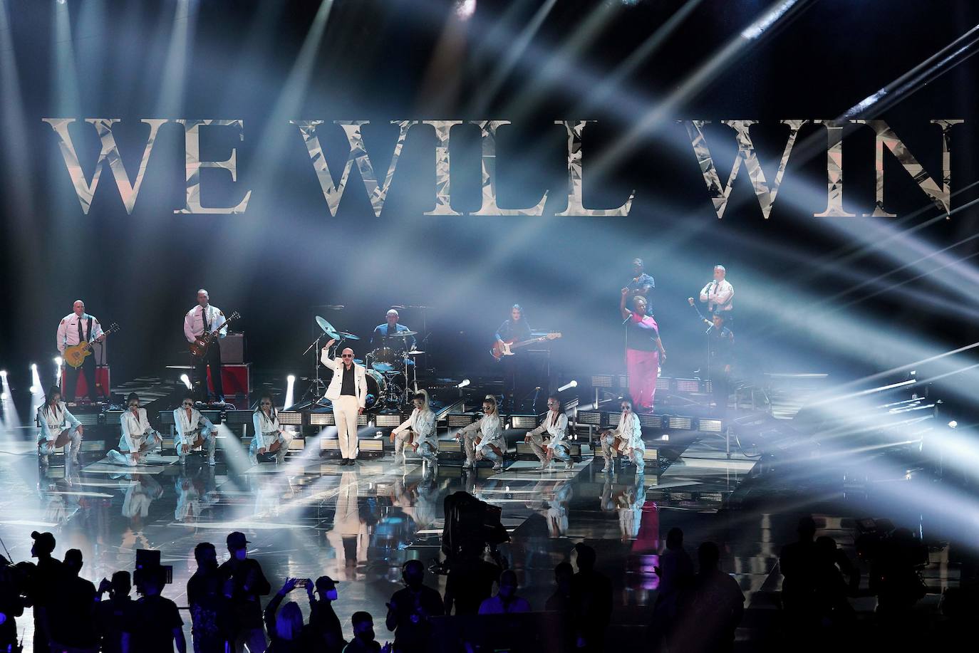 Pitbull se presenta con los primeros en los Premios GRAMMY Latinos 2020