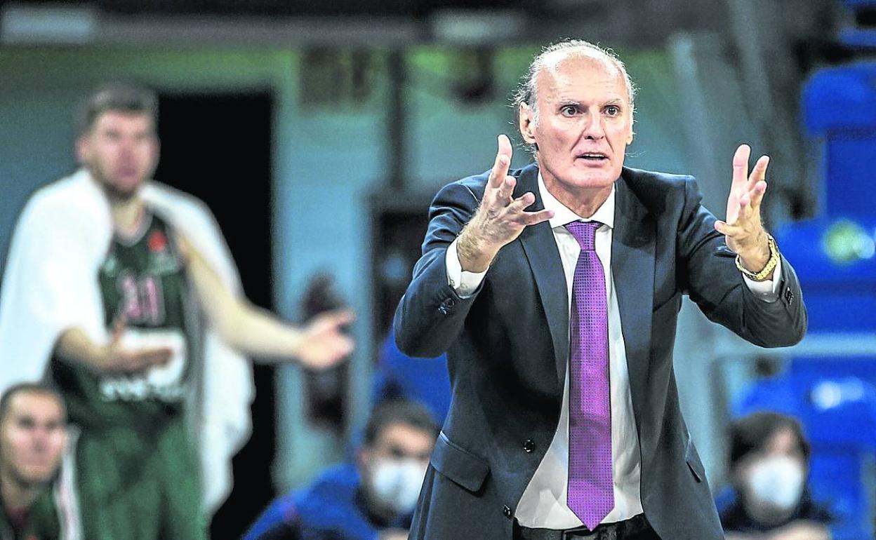 Ivanovic se queja durante un lance del partido. 