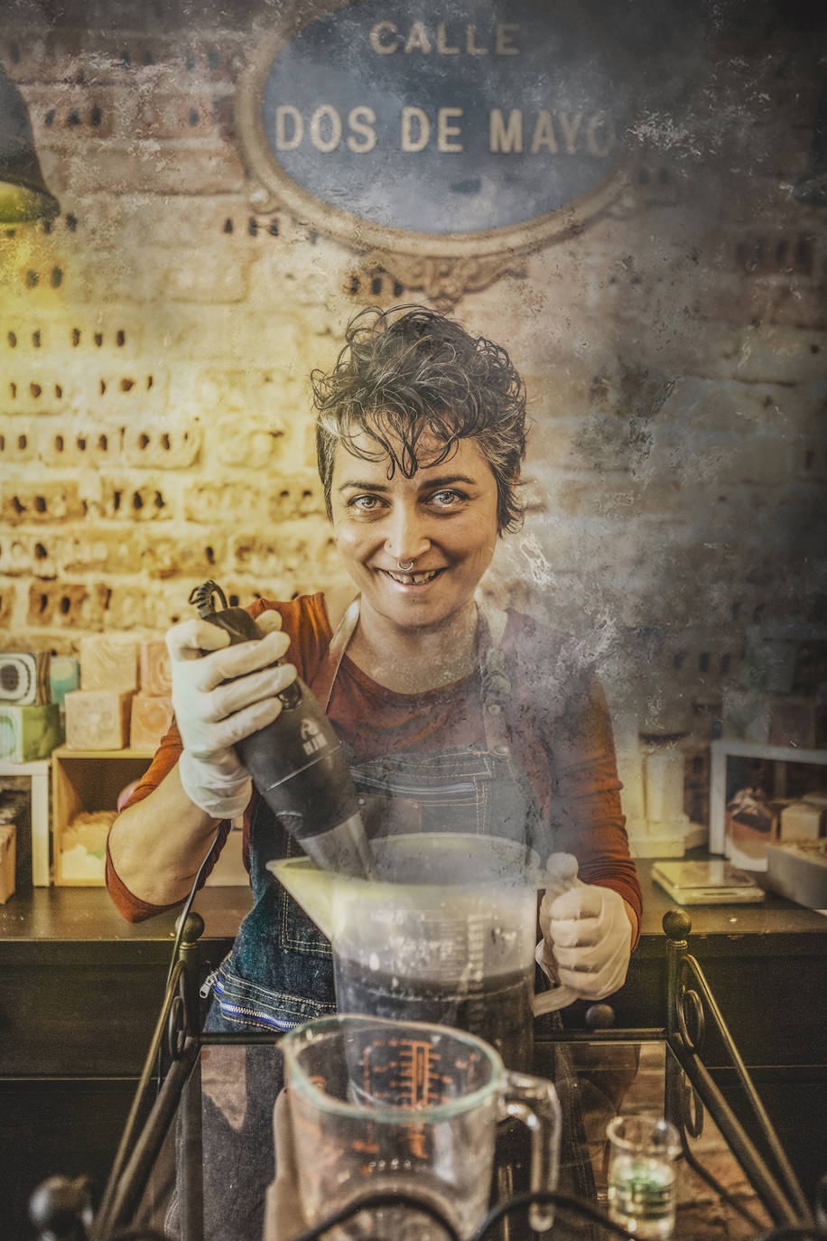 Agurtzane, de la tienda de jabones naturales y artesanales Xaboi Punpuila. 