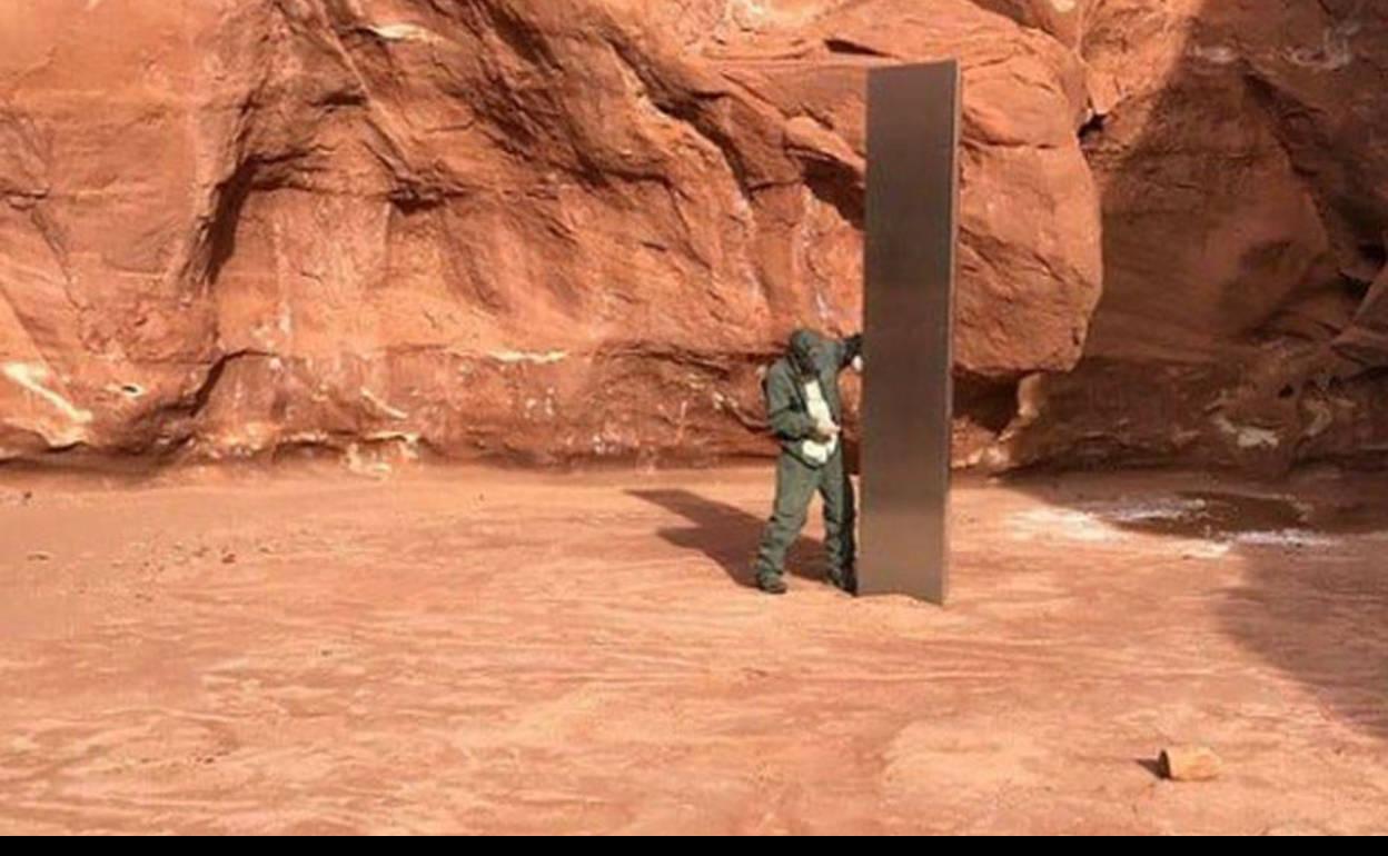 Monolitoa aurkitu zutenek argazki hau igo zuten beraien sare sozialetan 