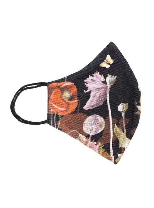 Fotos: El pack de la «Generación del 68» bilbaína: mascarillas con arte y pañuelos a juego