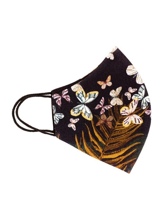 Fotos: El pack de la «Generación del 68» bilbaína: mascarillas con arte y pañuelos a juego