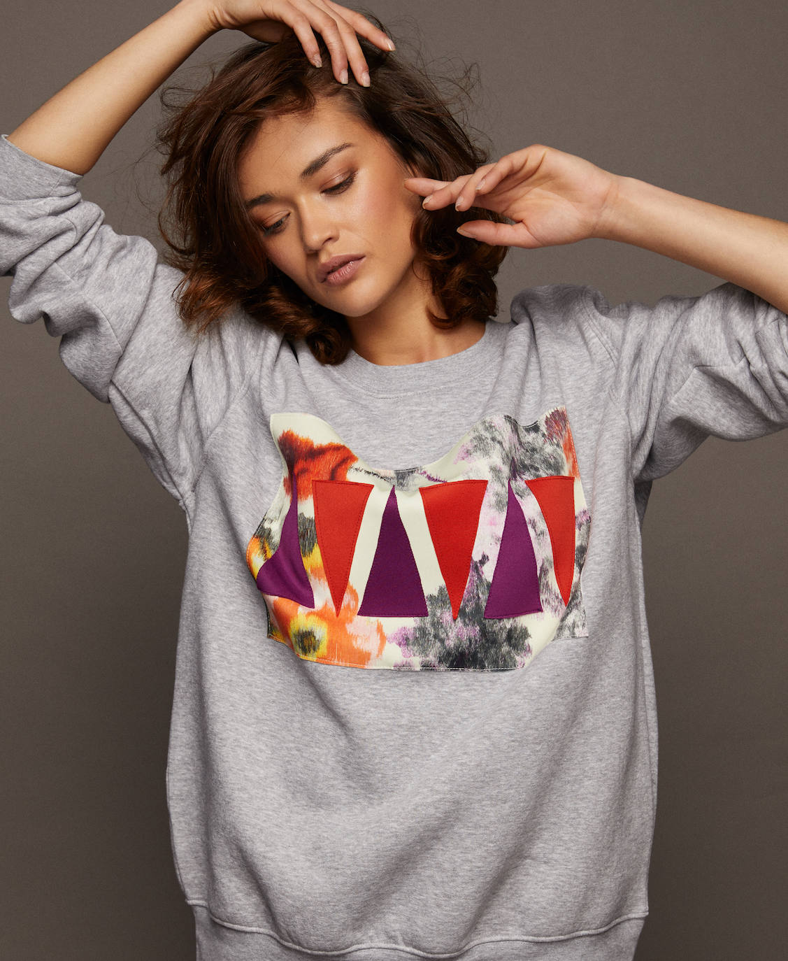 Fotos: Las sudaderas más originales del momento son vascas, cuestan menos de 60 euros y las firma Eder Aurre