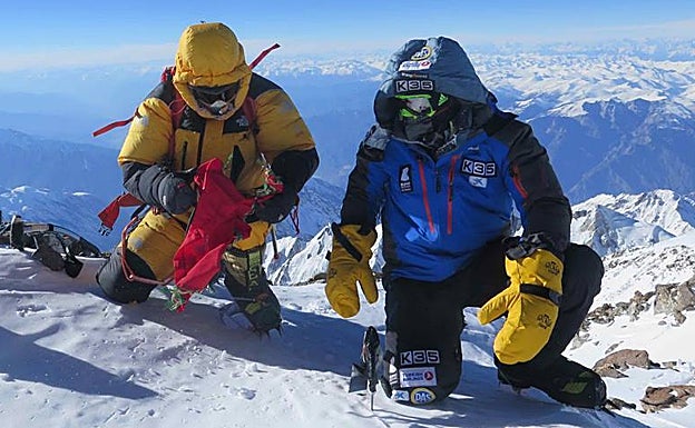 Ali Sadpara eta Alex Txikon Nanga Parbat gailurrean.