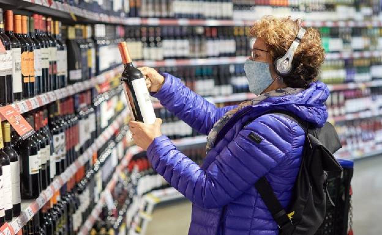 Se amplía hasta las 21.00 horas la posibilidad de comprar alcohol en los establecimientos de Euskadi