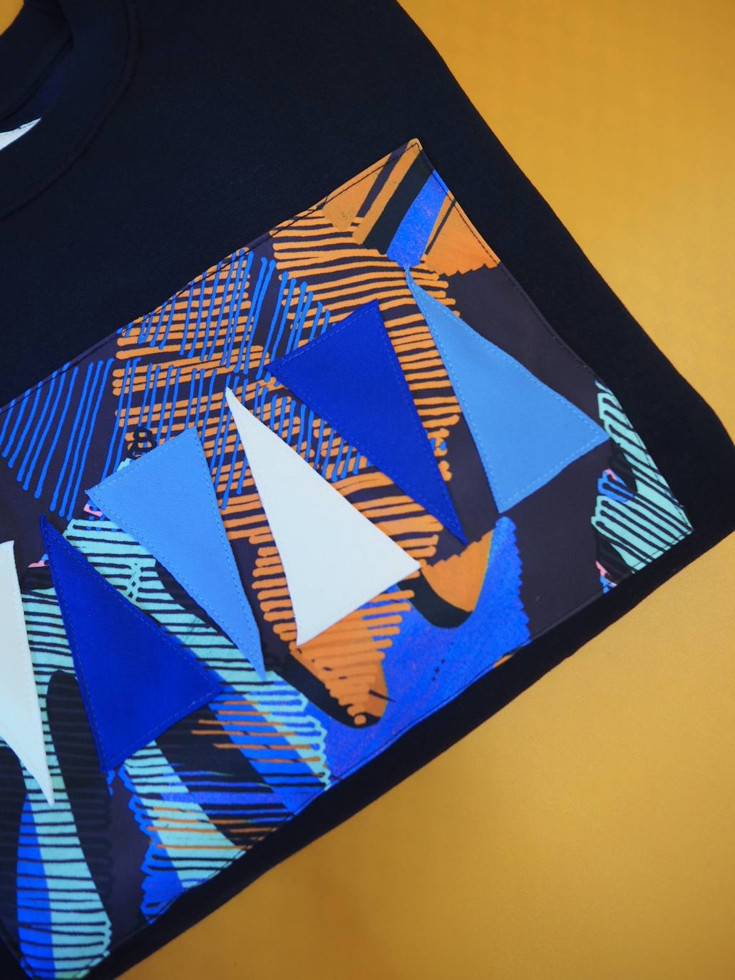 Fotos: Las sudaderas más originales del momento son vascas, cuestan menos de 60 euros y las firma Eder Aurre