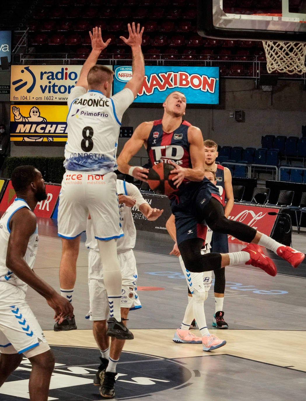Fotos: TD Systems Baskonia - Gipuzkoa Basket, en imágenes