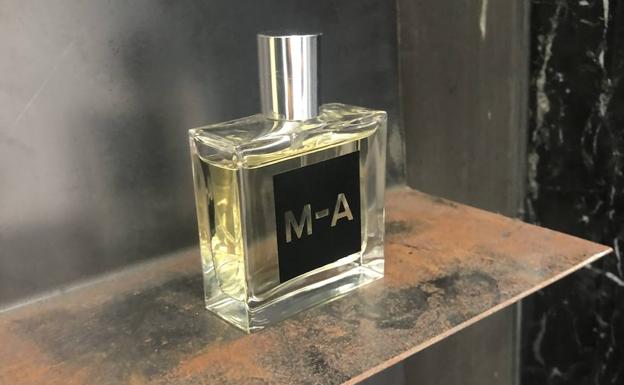 Un frasco de perfume creado por David Martín Angulo.