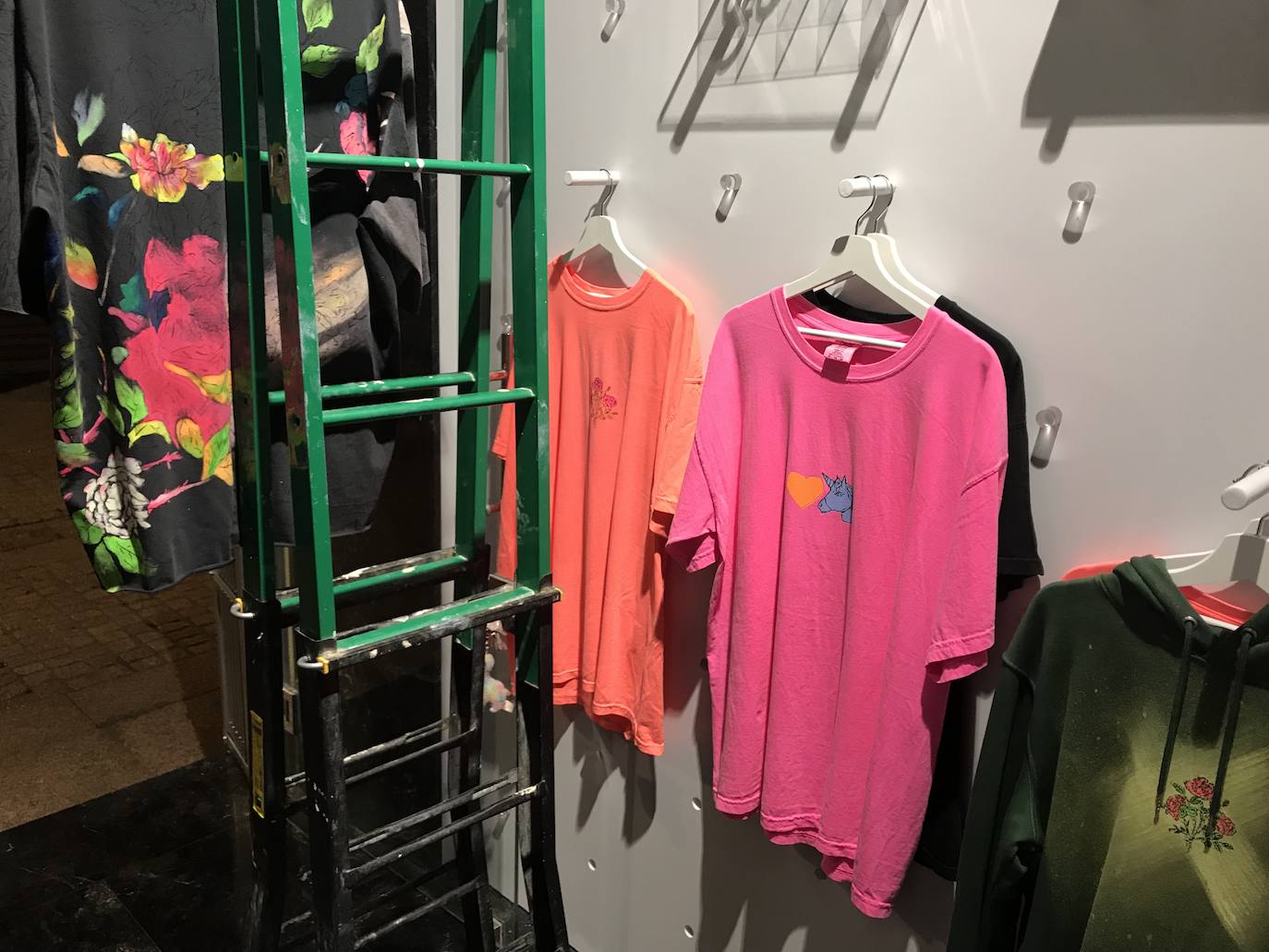 Fotos: Prendas únicas y perfumes a la carta en la tienda de autor más pequeña de Bilbao