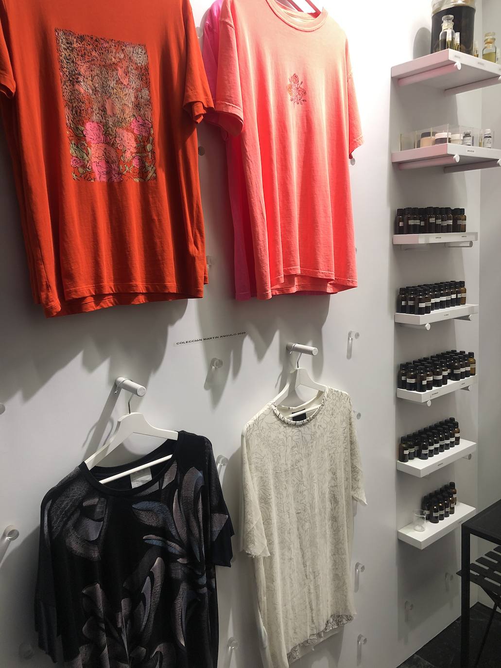 Fotos: Prendas únicas y perfumes a la carta en la tienda de autor más pequeña de Bilbao