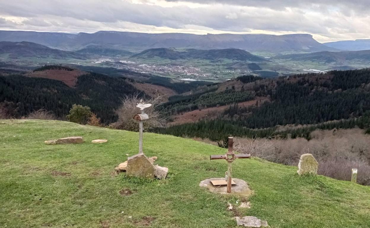 Amurrio y Sierra Sálvada desde la cumbre del Aspaltza.