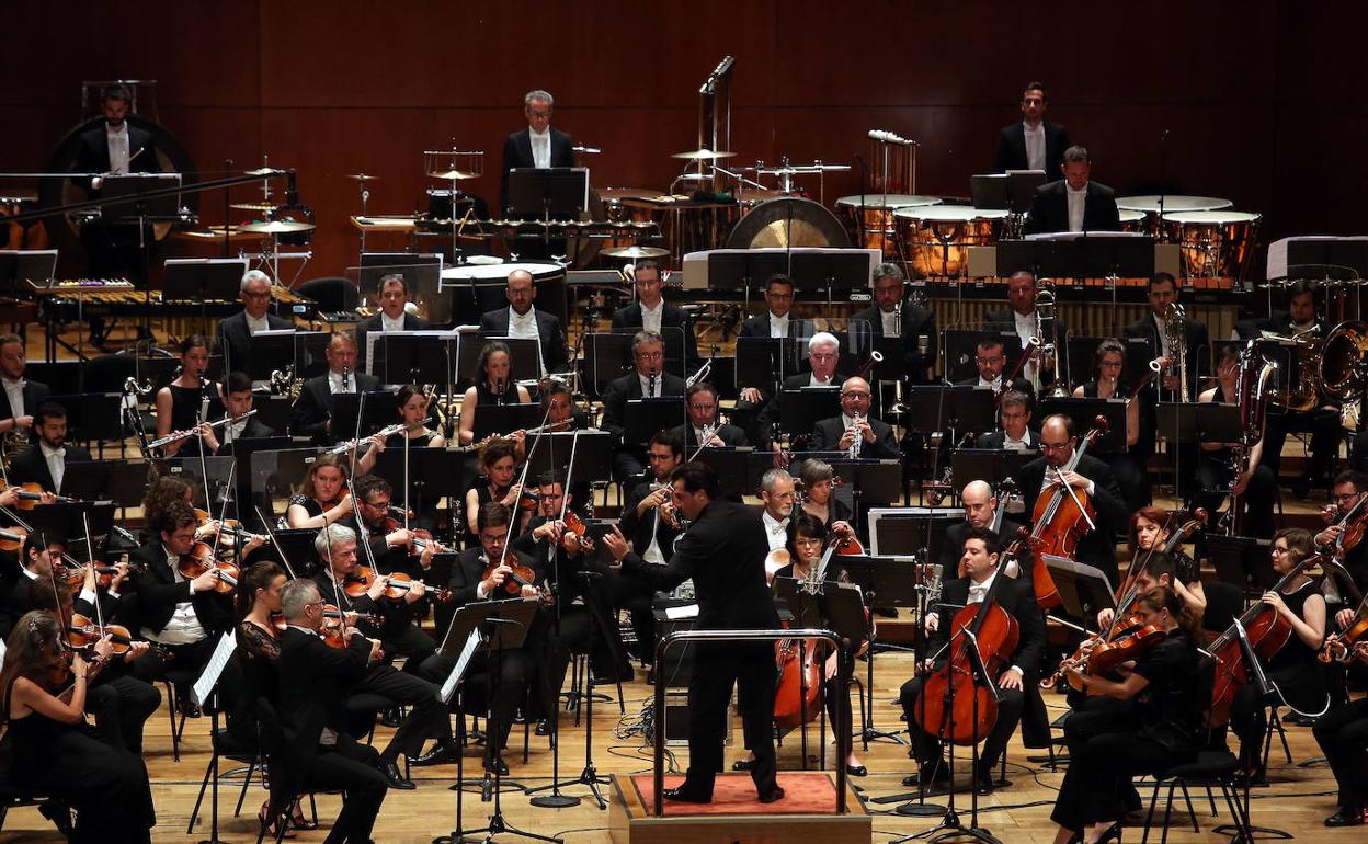 La Sinfónica de Euskadi protagonizará el concierto del día 18 junto al tenor Andoni Martínez Barañano.