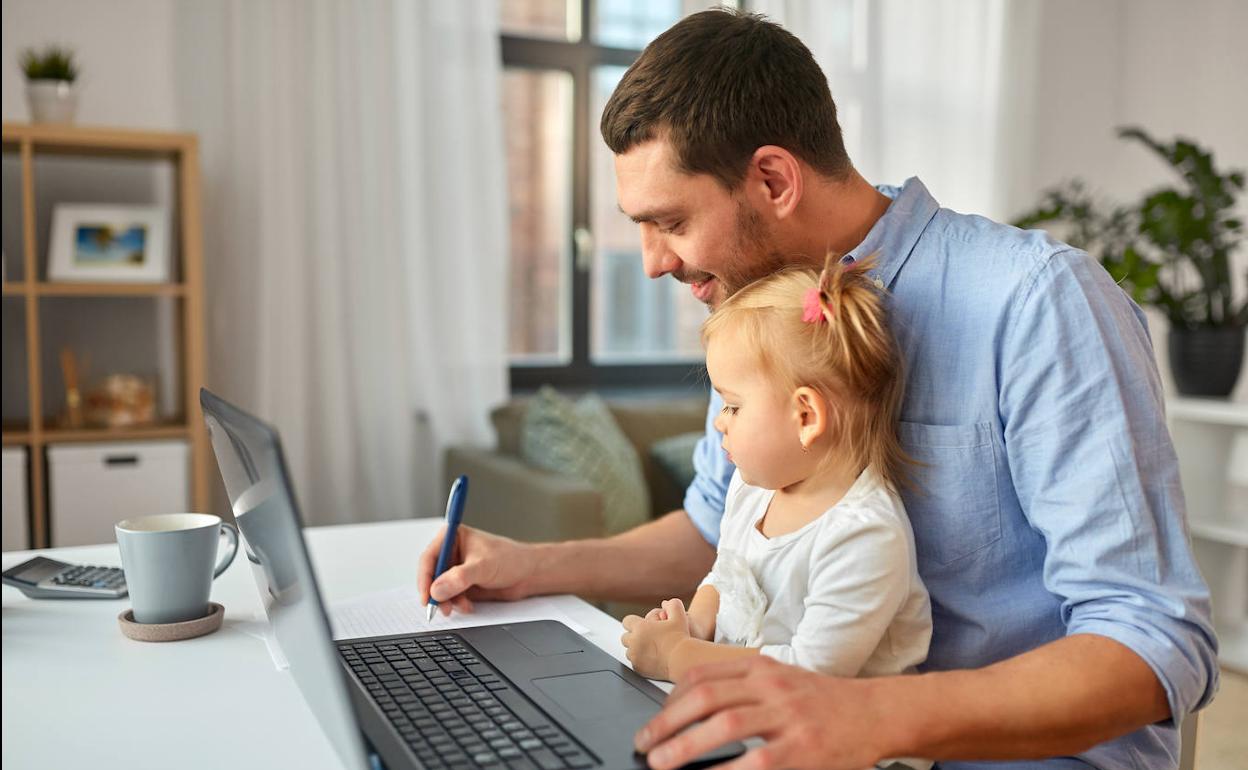 El teletrabajo es una de las medidas para conciliar aplicadas por las empresas.