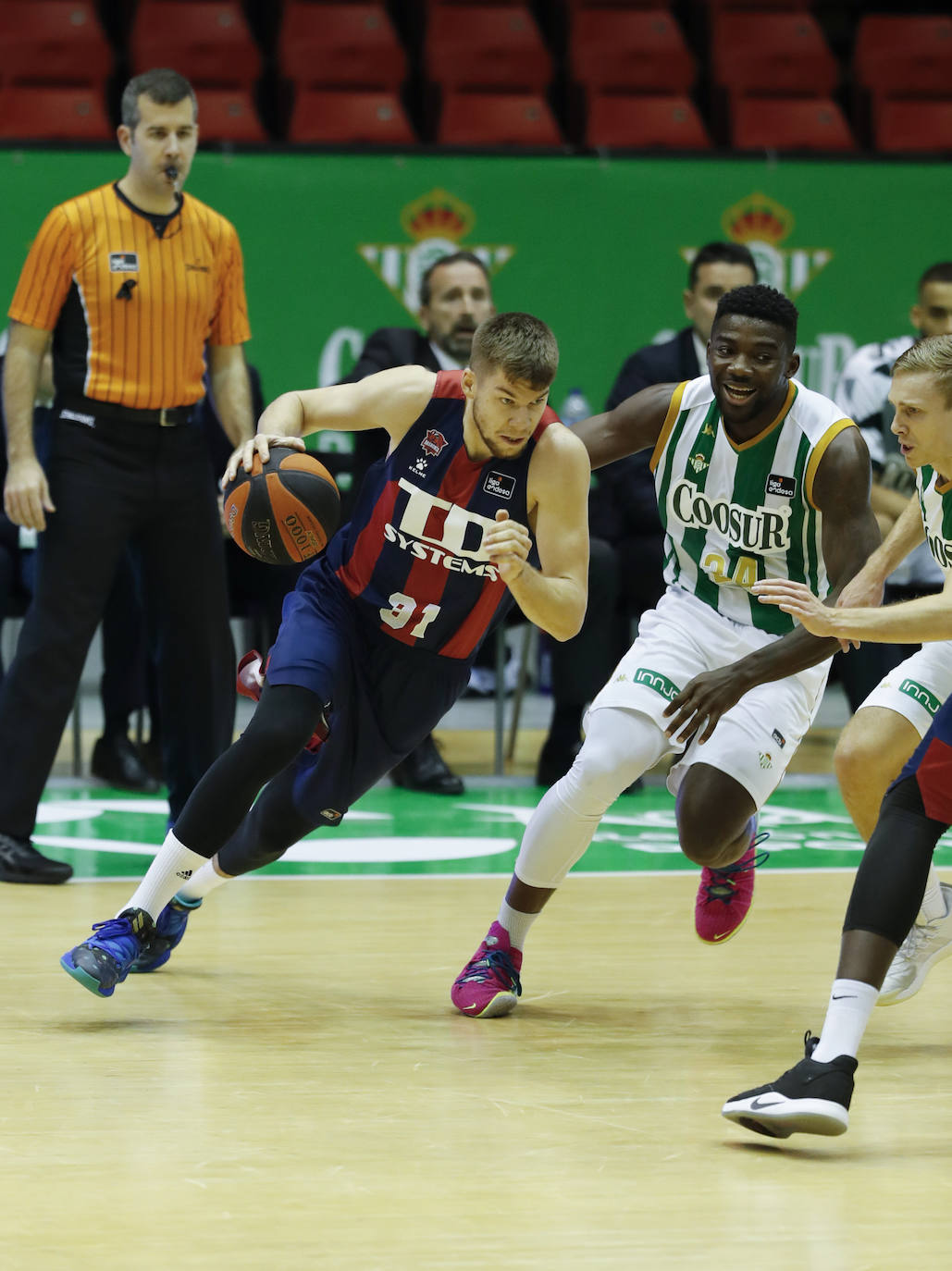 Fotos: Las imágenes del Real Betis-Baskonia