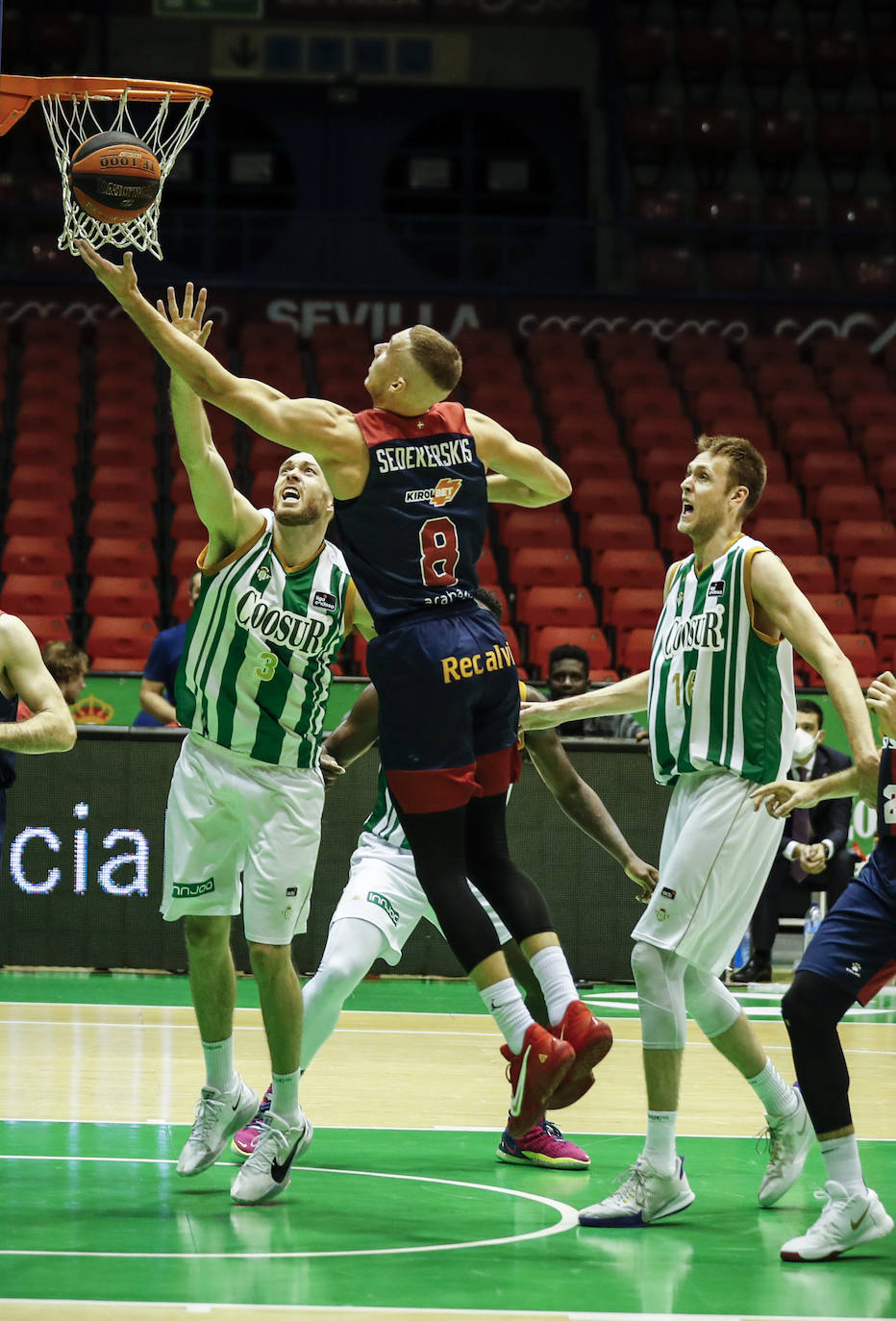 Fotos: Las imágenes del Real Betis-Baskonia
