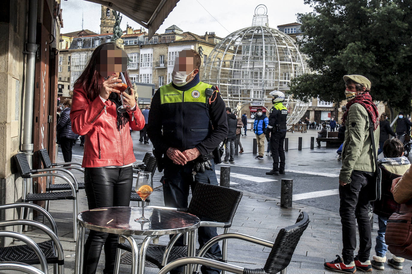 La Policía Local ha controlado que se cumplieran las normas en la hostelería.