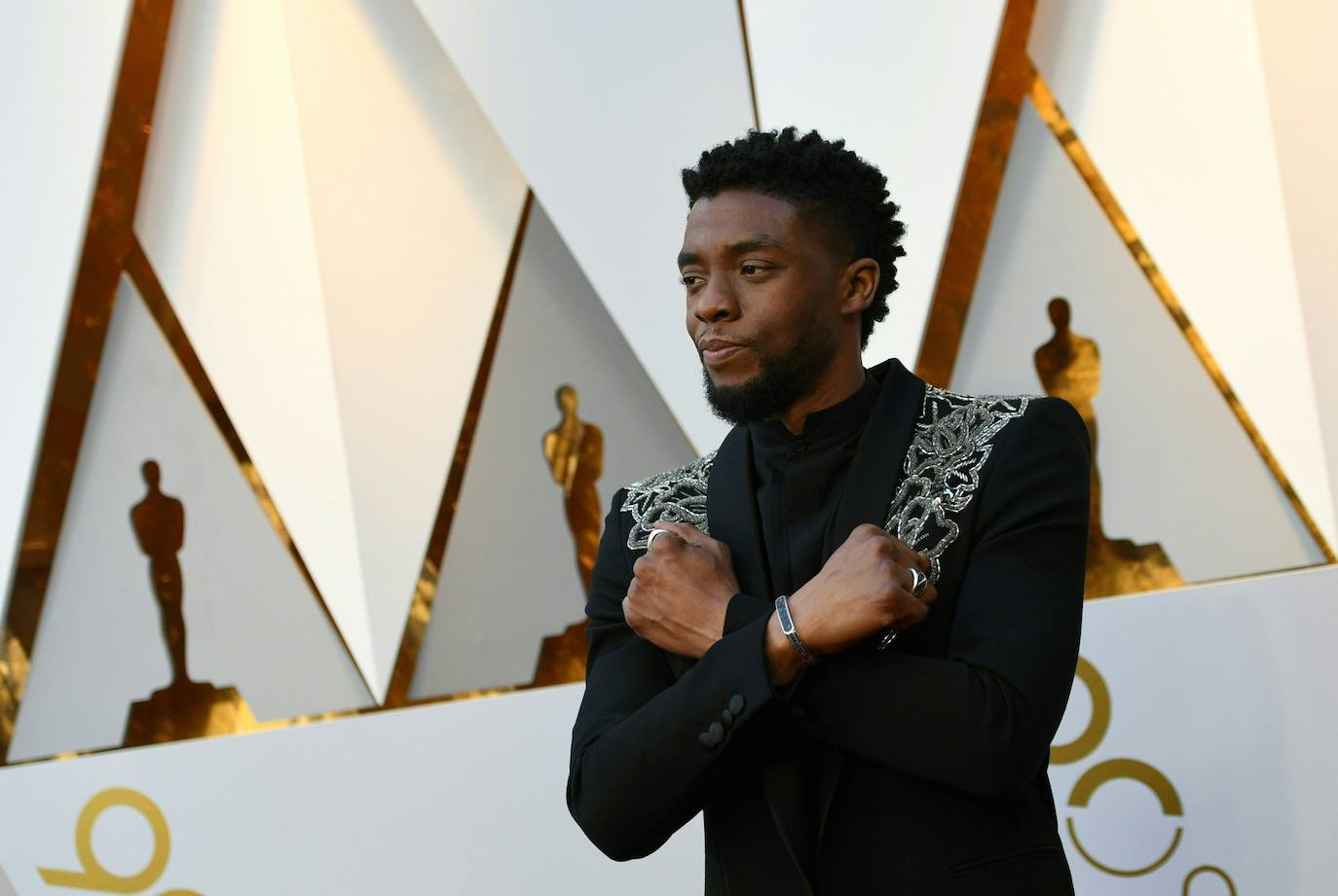 El actor Chadwick Boseman, 43 años. Mejor conocido por su participación en la estrella de la película de superhéroes de Marvel "Black Panther", Boseman murió en agosto después de una batalla de cuatro años contra el cáncer de colon. 