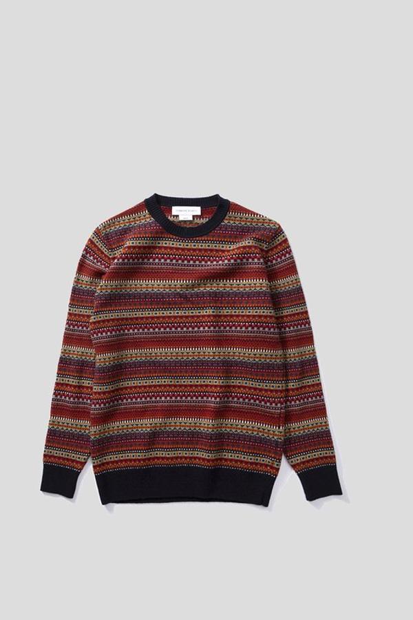 Jersey masculino de lana con cuello, puños y dobladillo acanalados, de Edmmond Studios (108 euros).
