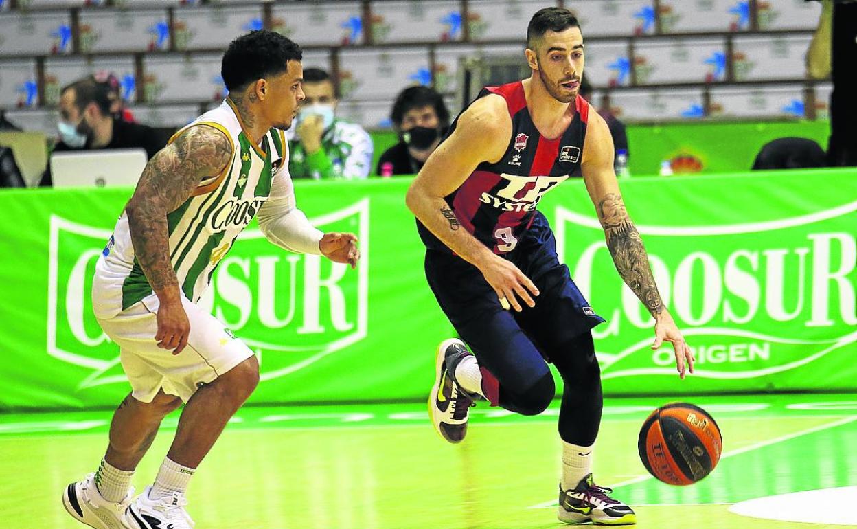 Lucas Vildoza reapareció el sábado en el choque ante el Betis. 