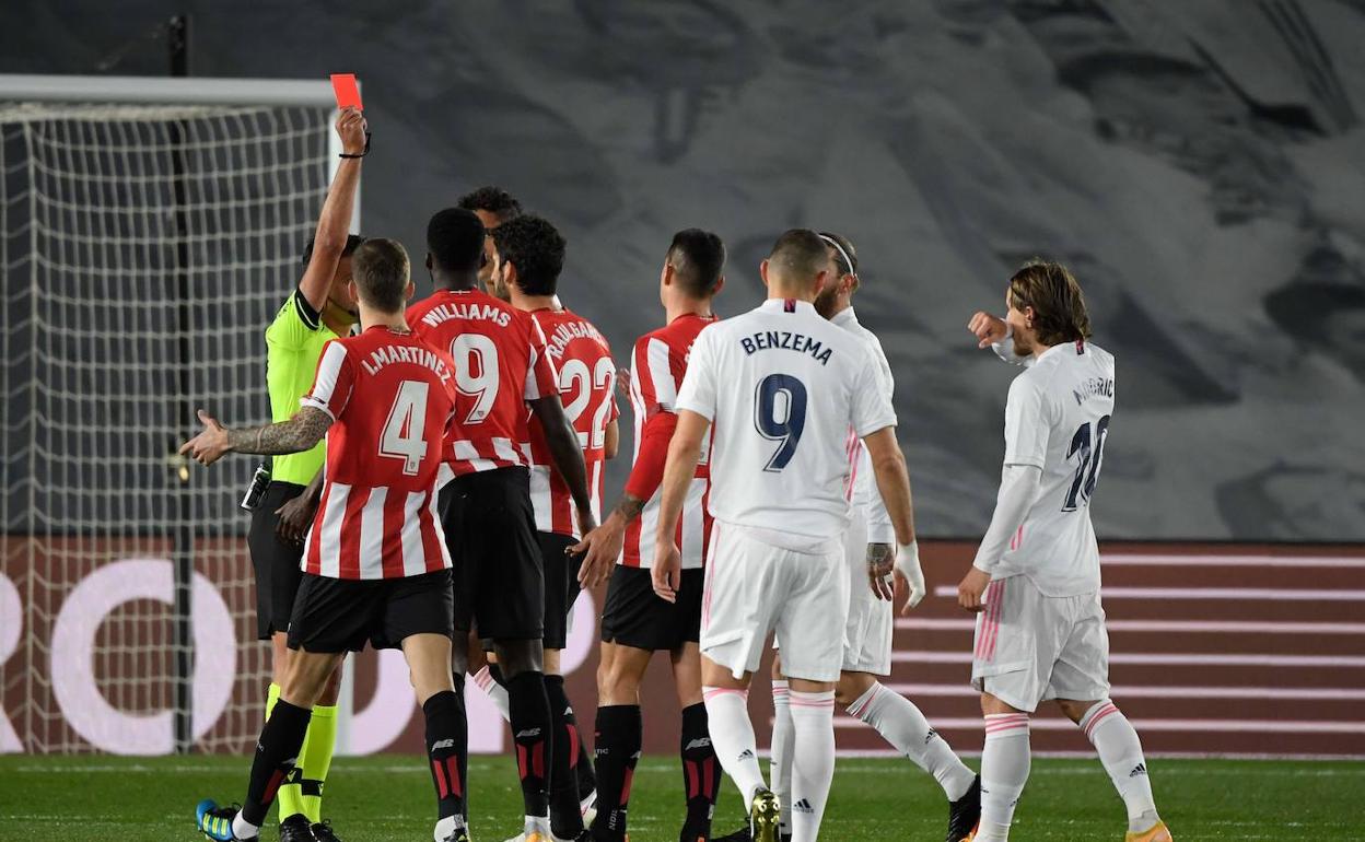 «Gil Manzano no quiso ver un posible penalti sobre Williams»