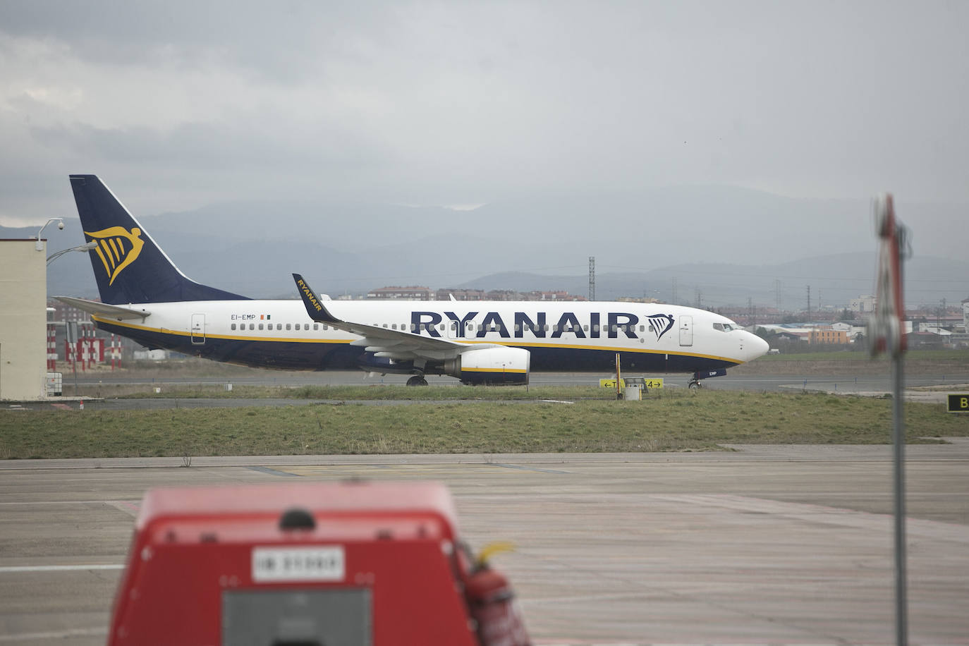 Una aeronave de la flota de la compañía en Foronda. 