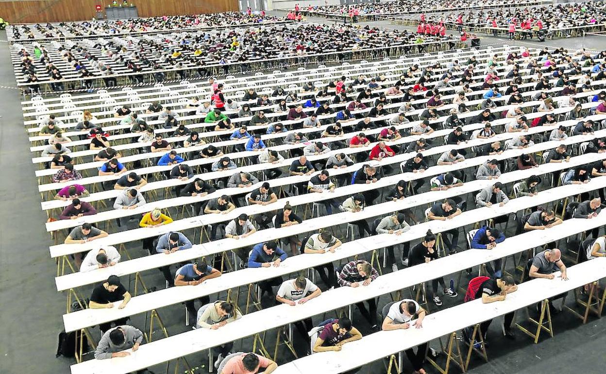 OPE Ertzaintza 2020: Un error deja fuera a cientos de aspirantes a la OPE de la Ertzaintza