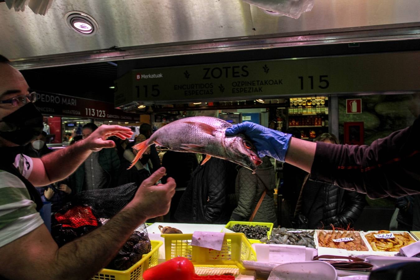 Pescadería del mercado de la Ribera.